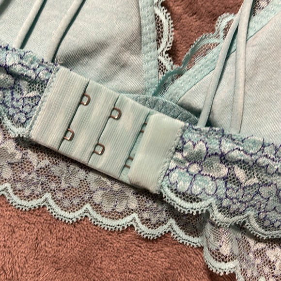 3 Gilly Hicks Bralettes! - Picture 4 of 9